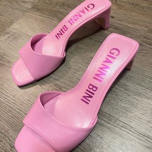 Gianni Bini Pink Heels